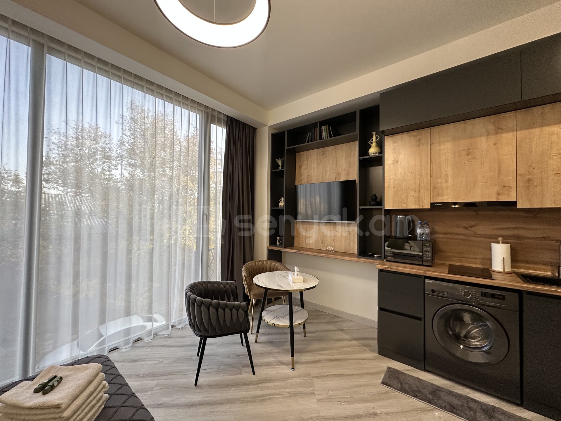 1 Սենյականոց Բնակարան Նորակառույցում, 26քմ, 2/3 հարկ, Դիզայներական Վերանորոգված, Կահավորված, Արևկող