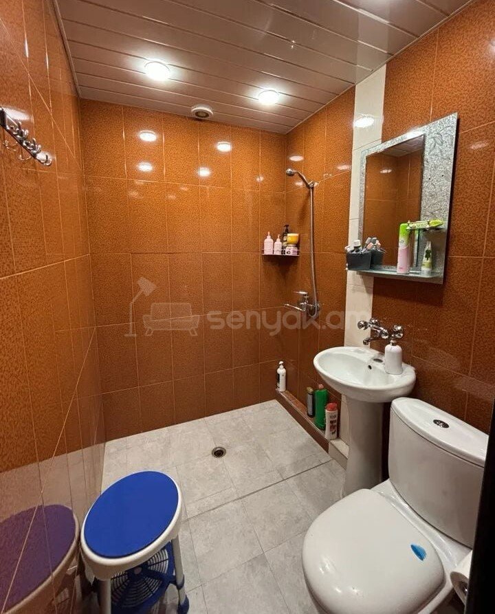 2 Սենյականոց Բնակարան, 50քմ, 5/5 հարկ, Նորմալ Վիճակում