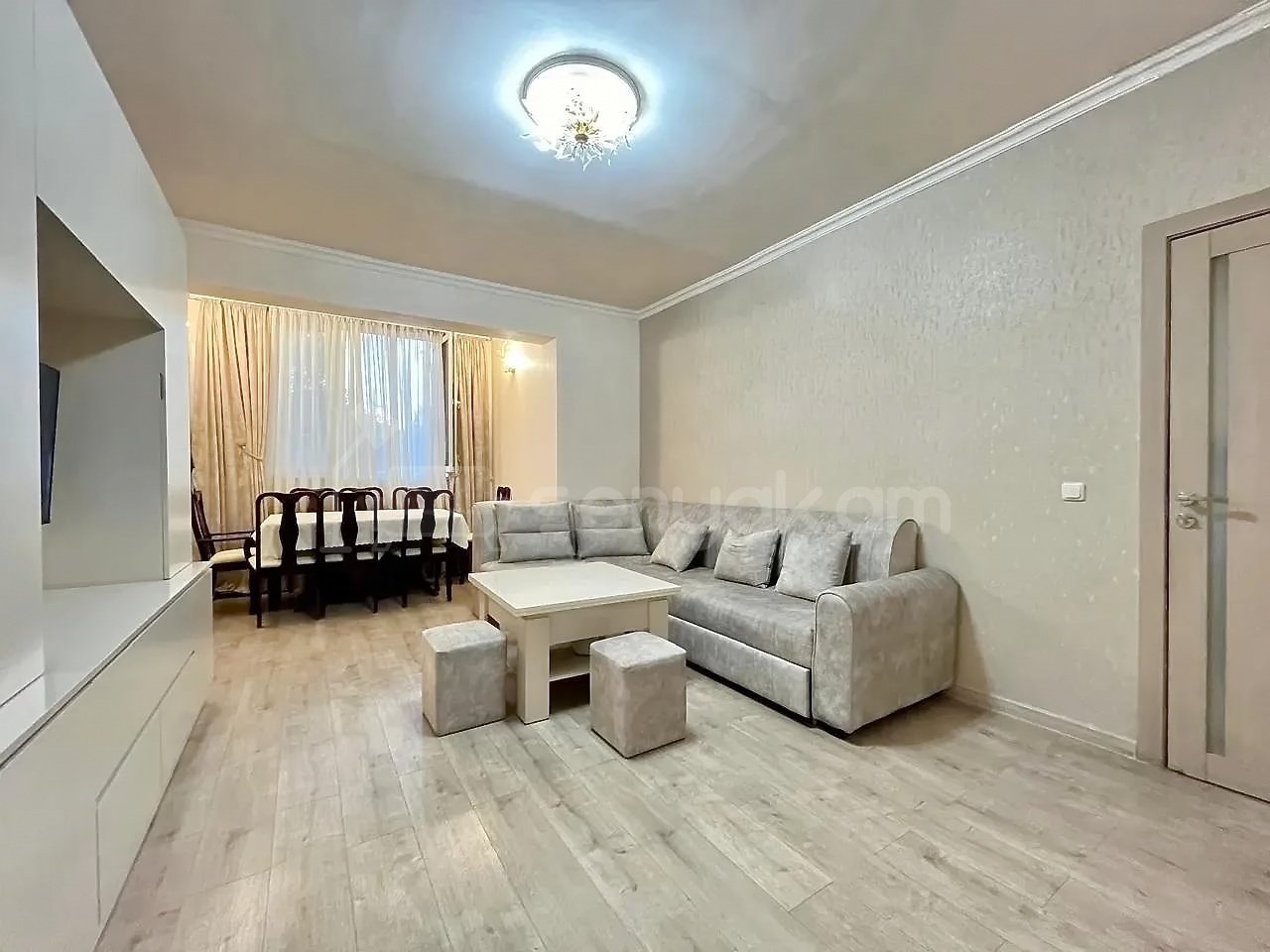 2 Սենյականոց Բնակարան Քարե Շենքում, 65քմ, 2/5 հարկ, Կապիտալ Վերանորոգված