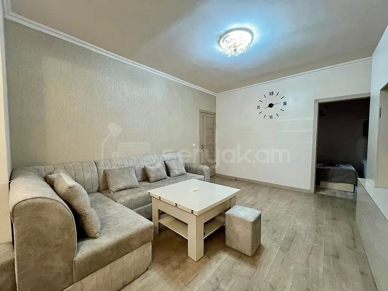 2 Սենյականոց Բնակարան Քարե Շենքում, 65քմ, 2/5 հարկ, Կապիտալ Վերանորոգված