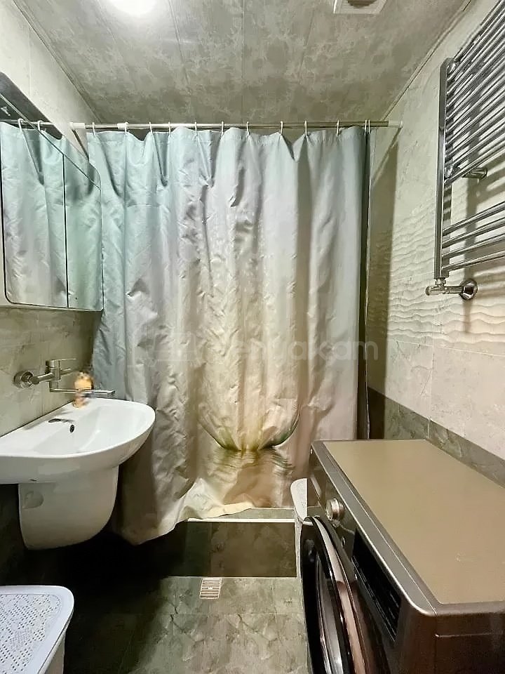 2 Սենյականոց Բնակարան Քարե Շենքում, 65քմ, 2/5 հարկ, Կապիտալ Վերանորոգված