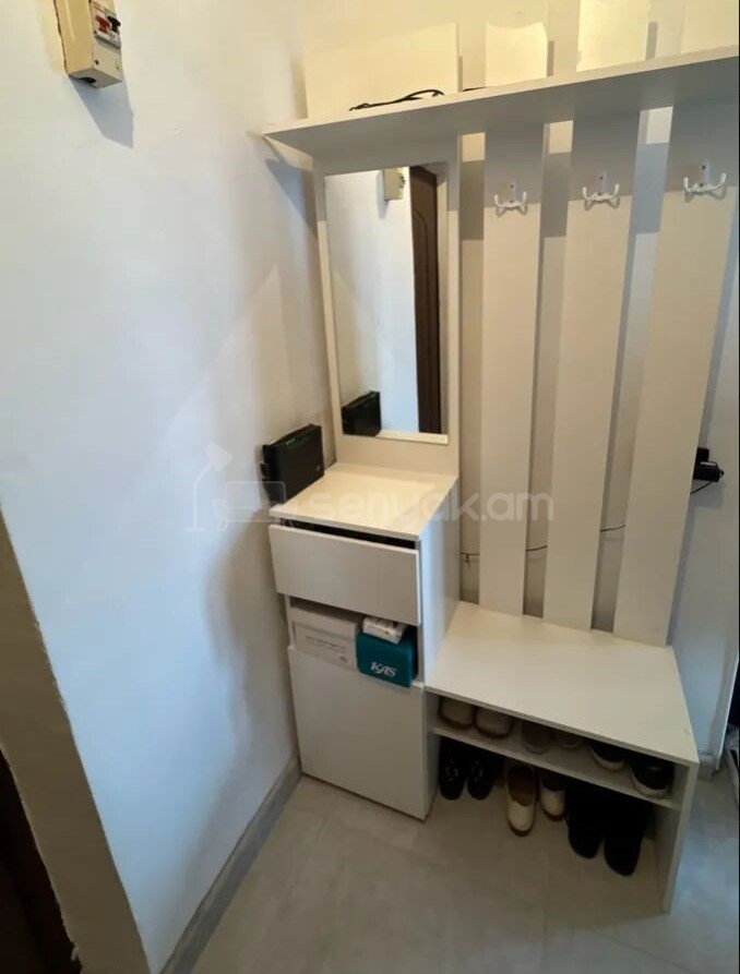 1 Սենյականոց Բնակարան, 32քմ, 3/5 հարկ, Կապիտալ Վերանորոգված