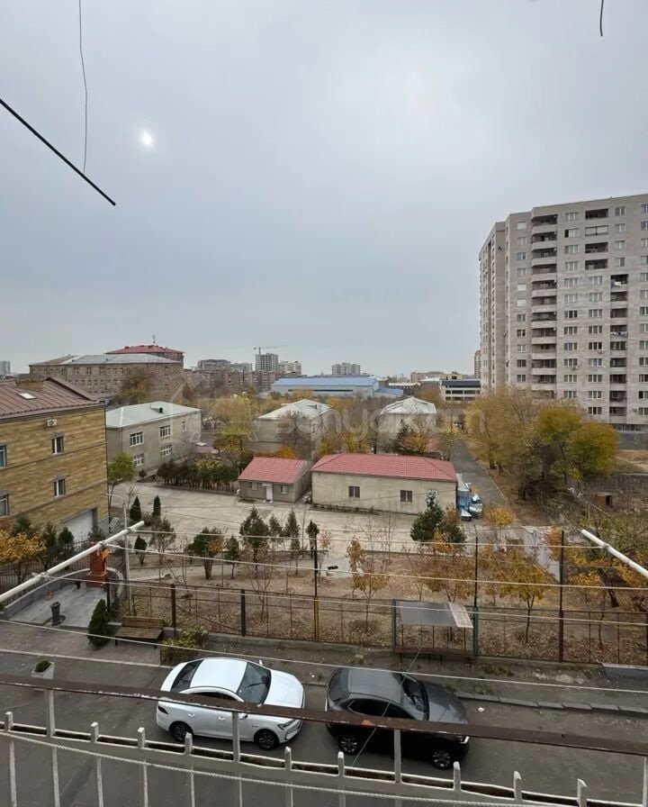 1 Սենյականոց Բնակարան, 32քմ, 3/5 հարկ, Կապիտալ Վերանորոգված