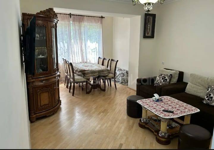 2 Սենյականոց Բնակարան Քարե Շենքում, 43քմ, 2/5 հարկ, Կապիտալ Վերանորոգված