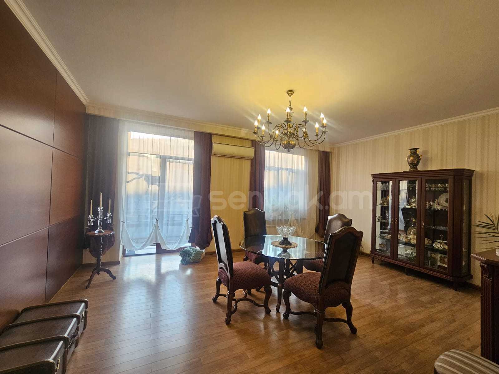 4 Սենյականոց Բնակարան Քարե Շենքում, 172քմ, 3/5 հարկ, Կապիտալ Վերանորոգված