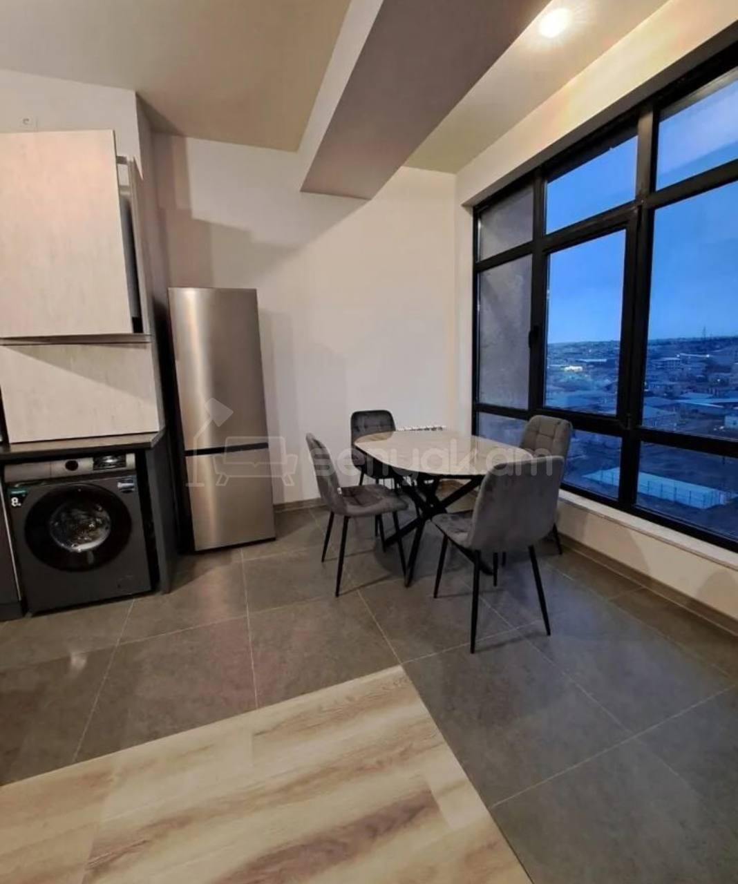 2 Սենյականոց Բնակարան, 50քմ, 10/16 հարկ, Կապիտալ Վերանորոգված, Կահավորված