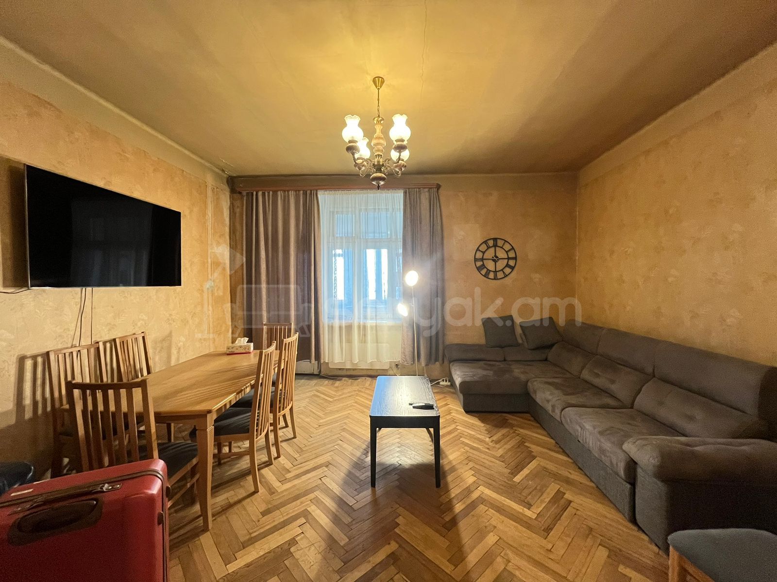 3 Սենյականոց Բնակարան Քարե Շենքում, 88քմ, 5/5 հարկ, Պետական Վիճակում