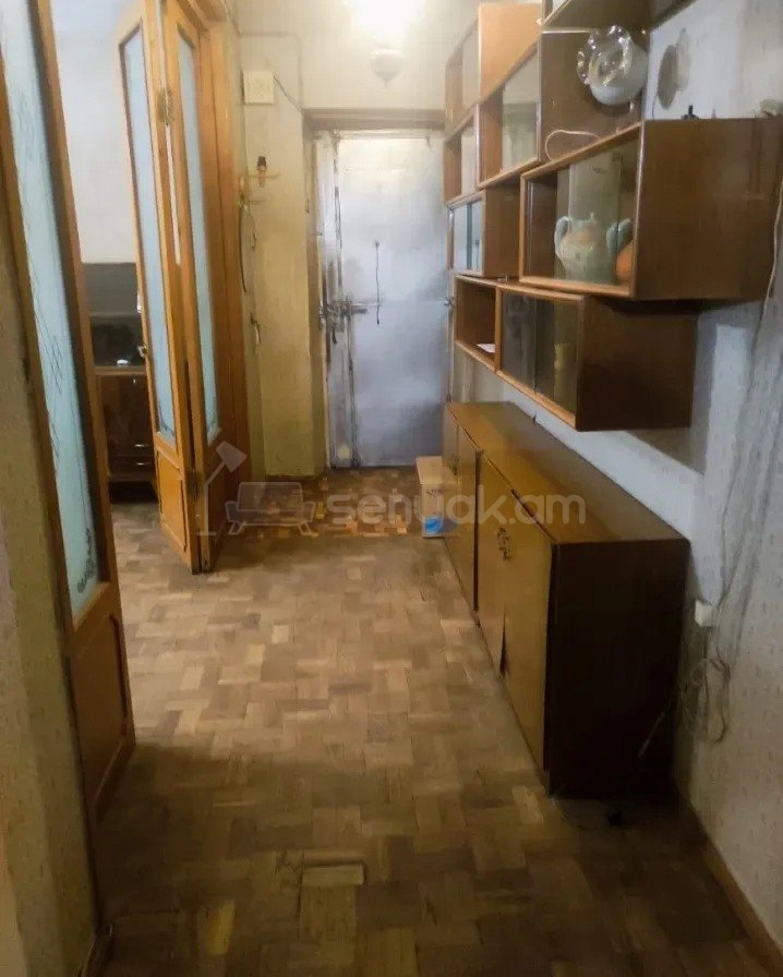 3 Սենյականոց Բնակարան Քարե Շենքում, 67քմ, 3/5 հարկ, Նորմալ Վիճակում