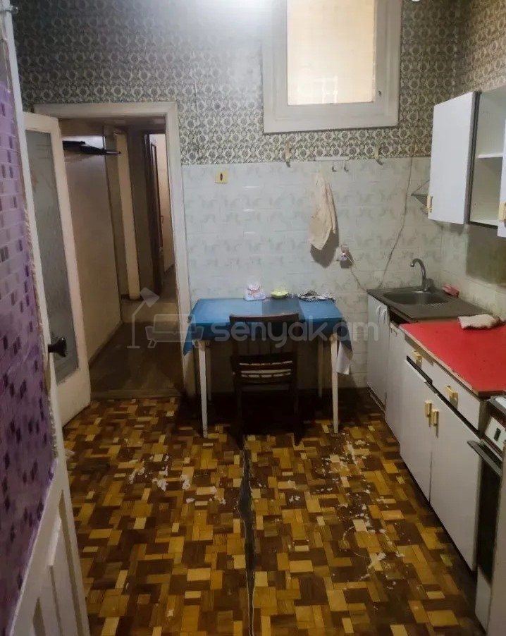 3 Սենյականոց Բնակարան Քարե Շենքում, 67քմ, 3/5 հարկ, Նորմալ Վիճակում