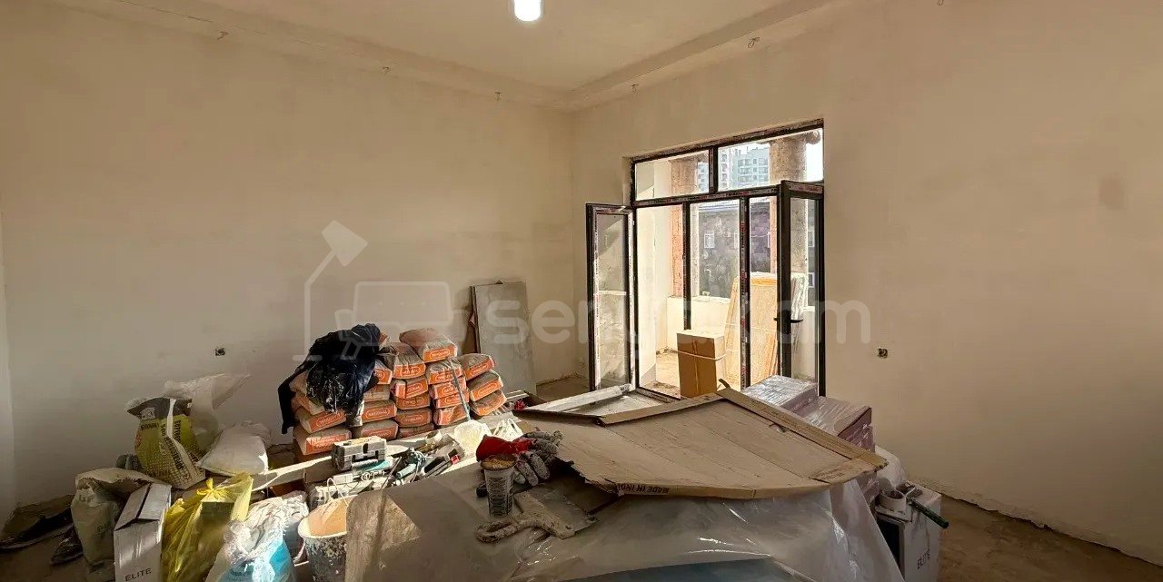 3 Սենյականոց Բնակարան Քարե Շենքում, 73քմ, 4/4 հարկ, Կապիտալ Վերանորոգված