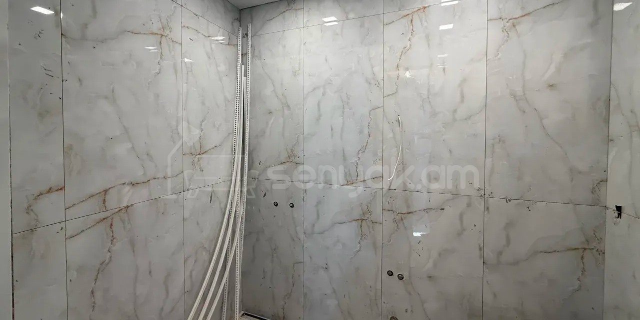 3 Սենյականոց Բնակարան Քարե Շենքում, 73քմ, 4/4 հարկ, Կապիտալ Վերանորոգված