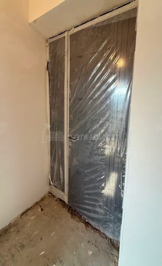 3 Սենյականոց Բնակարան Քարե Շենքում, 73քմ, 4/4 հարկ, Կապիտալ Վերանորոգված