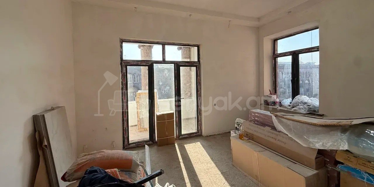 3 Սենյականոց Բնակարան Քարե Շենքում, 73քմ, 4/4 հարկ, Կապիտալ Վերանորոգված