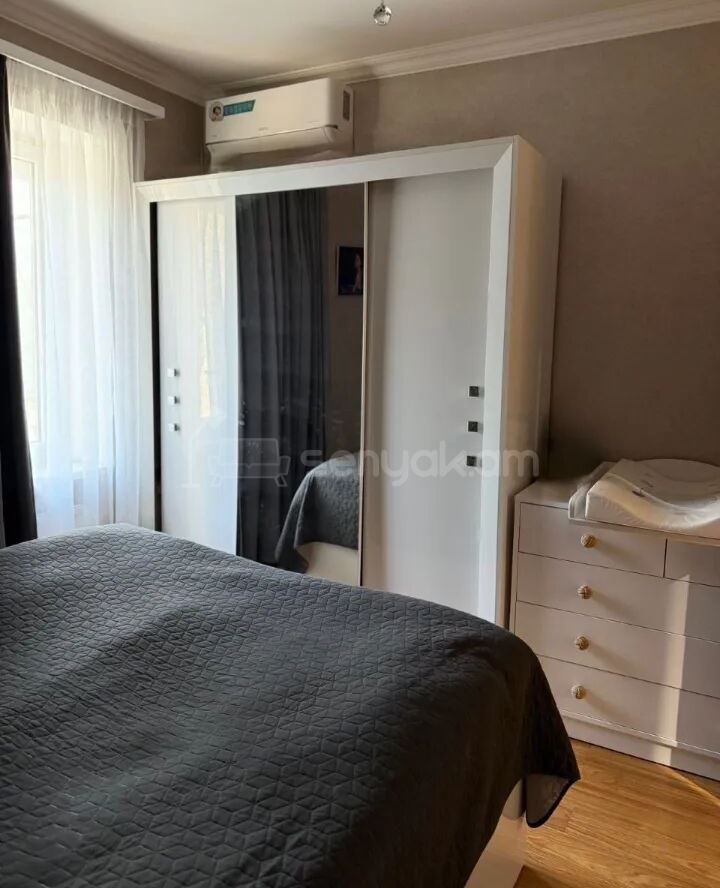 3 Սենյականոց Բնակարան Քարե Շենքում, 80քմ, 5/5 հարկ, Կապիտալ Վերանորոգված