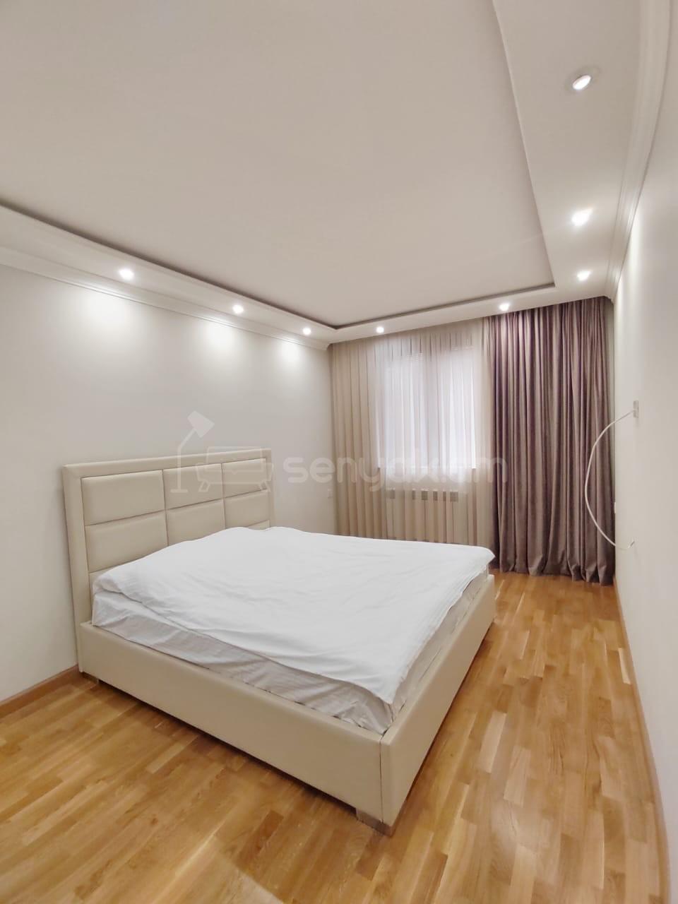 4 Սենյականոց Բնակարան Քարե Շենքում, 124քմ, 3/5 հարկ, Կապիտալ Վերանորոգված