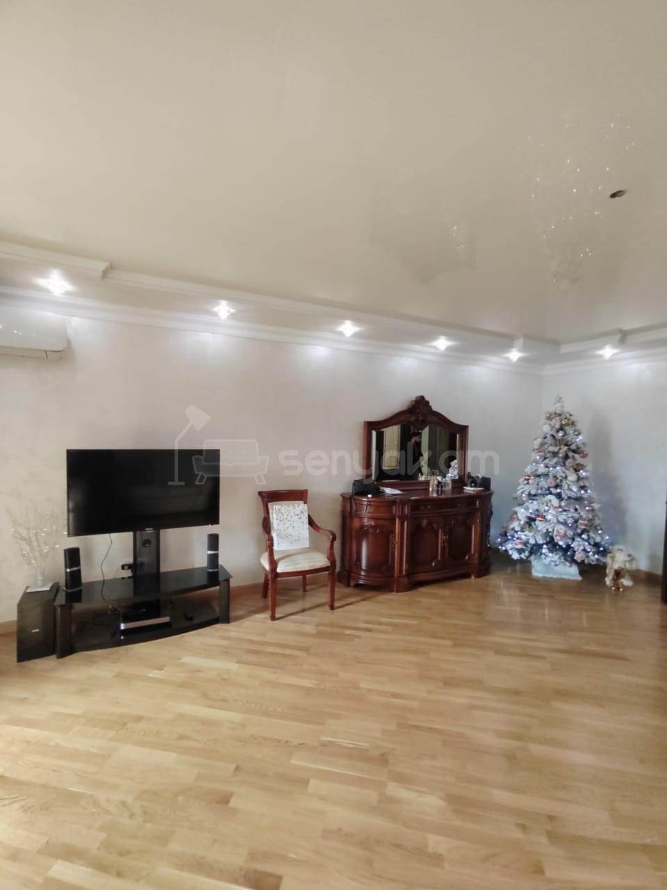 4 Սենյականոց Բնակարան Քարե Շենքում, 124քմ, 3/5 հարկ, Կապիտալ Վերանորոգված