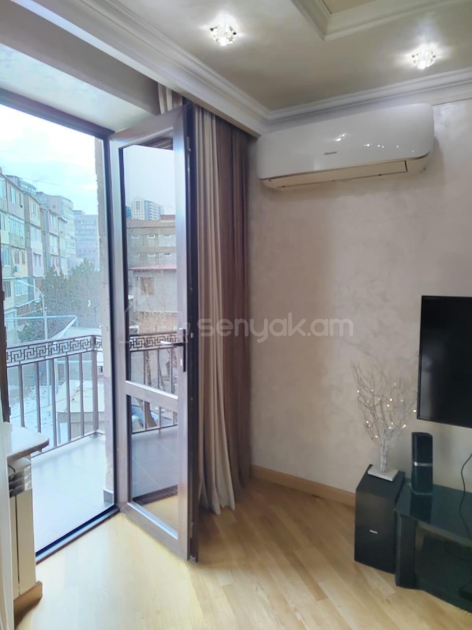 4 Սենյականոց Բնակարան Քարե Շենքում, 124քմ, 3/5 հարկ, Կապիտալ Վերանորոգված