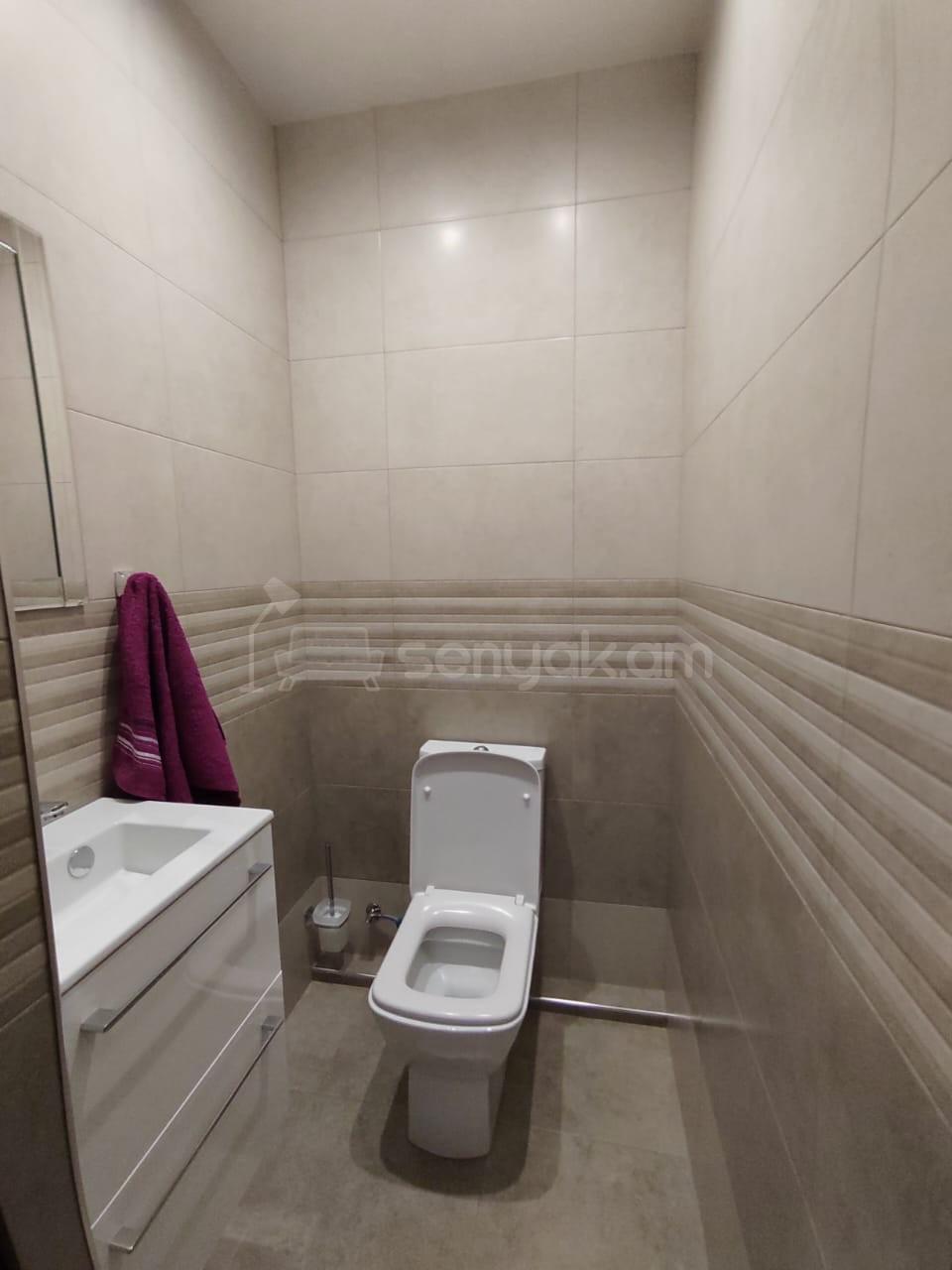 4 Սենյականոց Բնակարան Քարե Շենքում, 124քմ, 3/5 հարկ, Կապիտալ Վերանորոգված