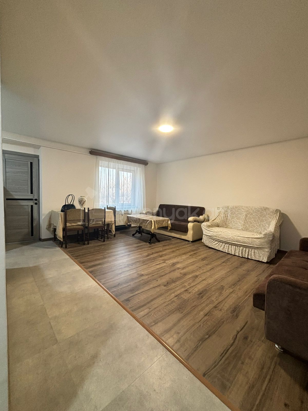 2 Սենյականոց Բնակարան Քարե Շենքում, 40քմ, 4/4 հարկ, Կապիտալ Վերանորոգված, Կահավորված