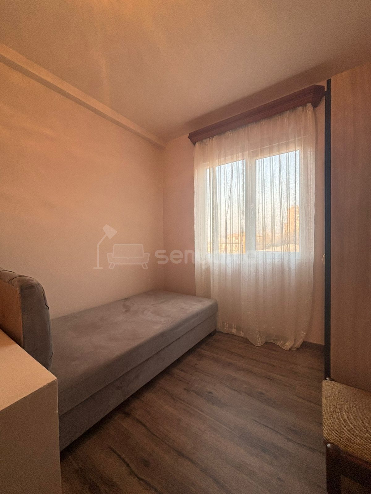 2 Սենյականոց Բնակարան Քարե Շենքում, 40քմ, 4/4 հարկ, Կապիտալ Վերանորոգված, Կահավորված