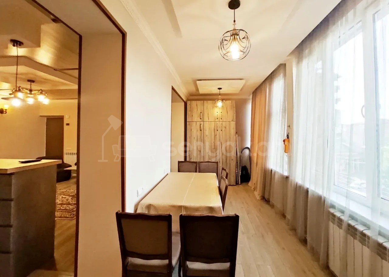 2 Սենյականոց Բնակարան Քարե Շենքում, 75քմ, 5/5 հարկ, Կապիտալ Վերանորոգված