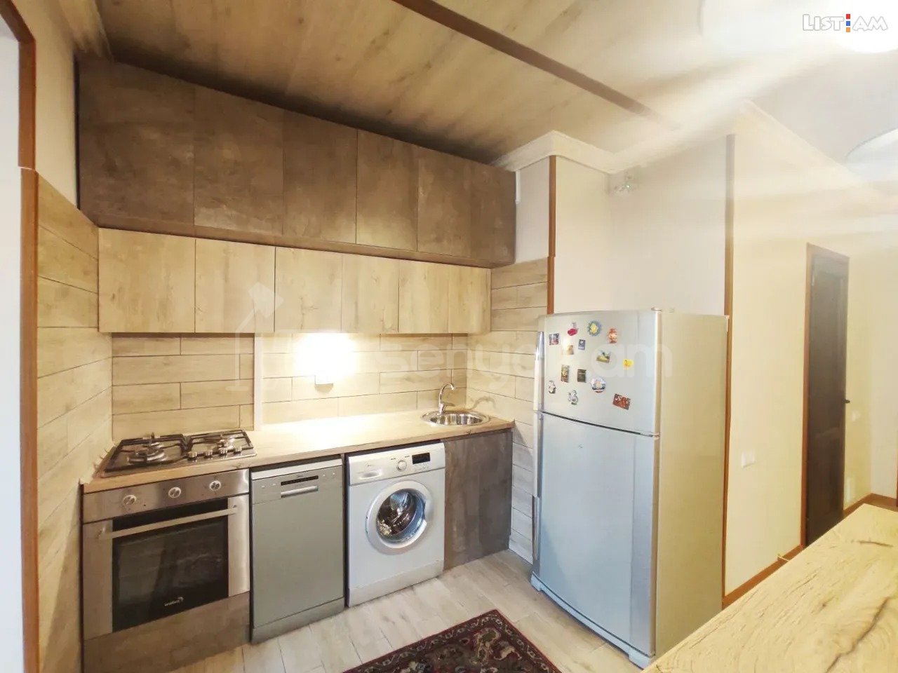 2 Սենյականոց Բնակարան Քարե Շենքում, 75քմ, 5/5 հարկ, Կապիտալ Վերանորոգված