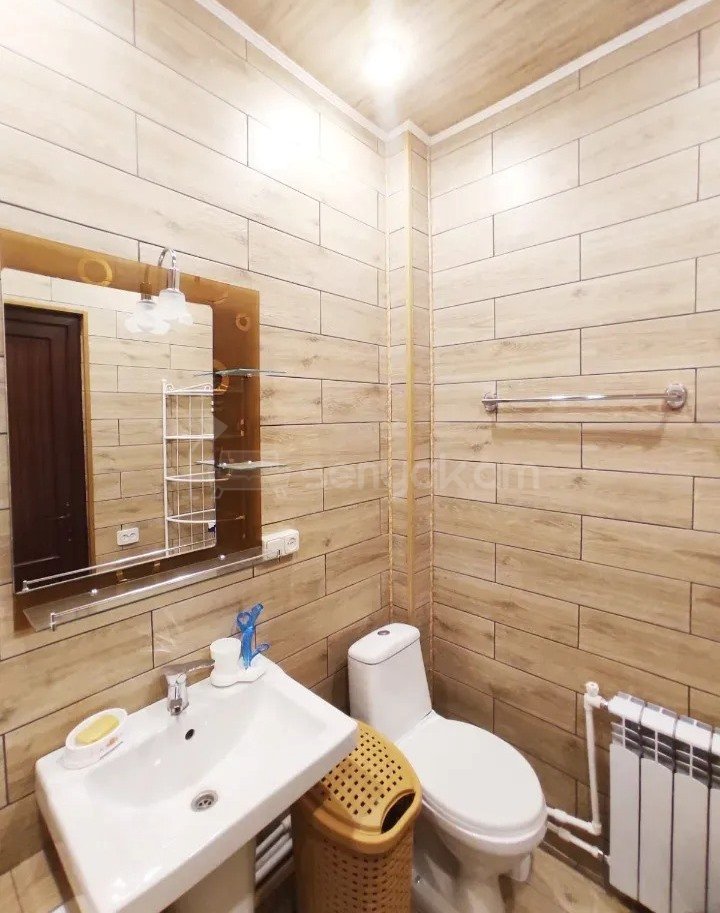 2 Սենյականոց Բնակարան Քարե Շենքում, 75քմ, 5/5 հարկ, Կապիտալ Վերանորոգված