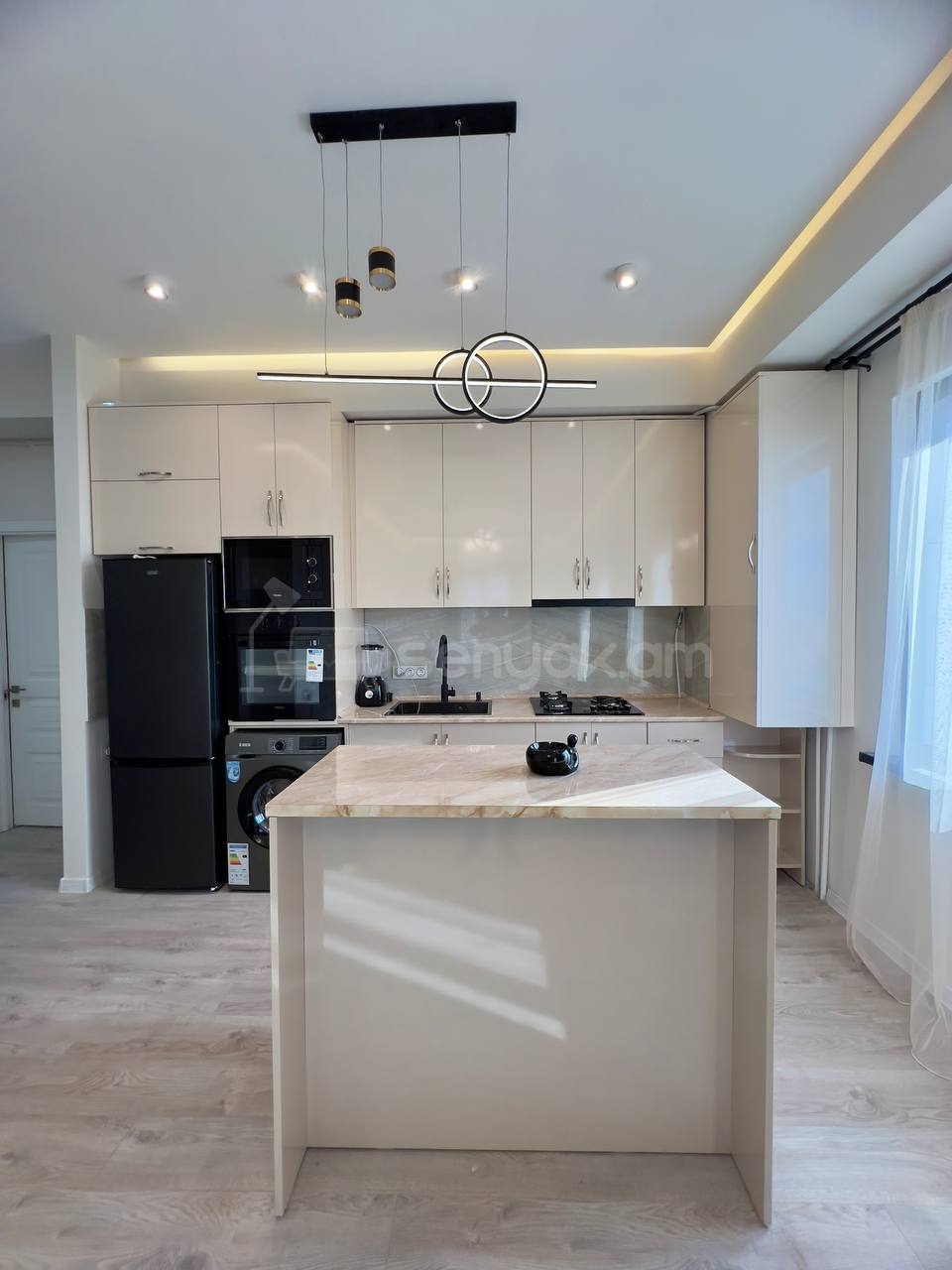 3 Սենյականոց Բնակարան Նորակառույցում, 76քմ, 11/12 հարկ, Դիզայներական Վերանորոգված, Կահավորված