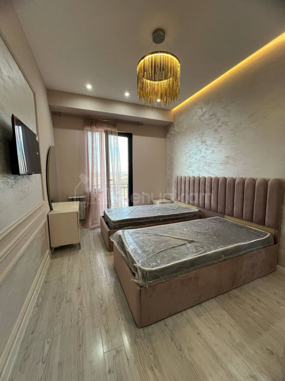 3 Սենյականոց Բնակարան Նորակառույցում, 76քմ, 11/12 հարկ, Դիզայներական Վերանորոգված, Կահավորված