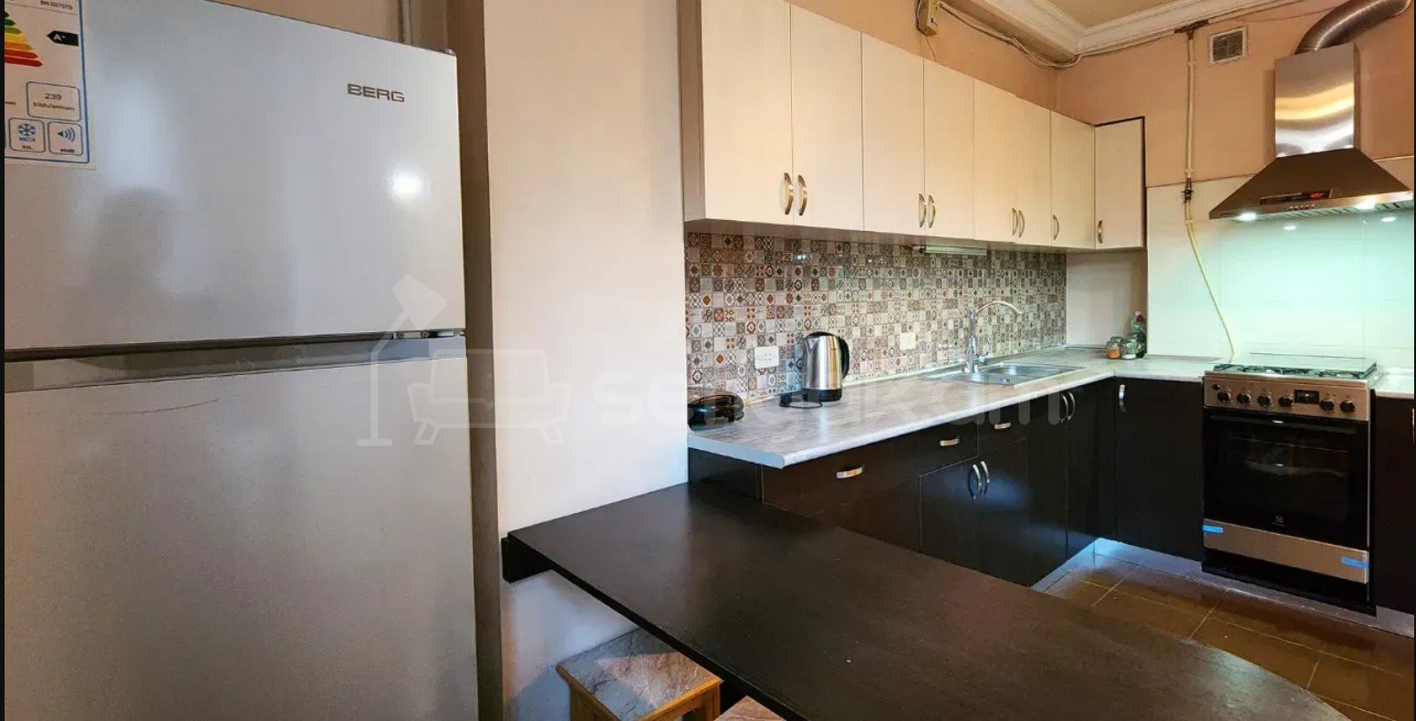 2 Սենյականոց Բնակարան, 42քմ, 2/9 հարկ, Կապիտալ Վերանորոգված, Կահավորված