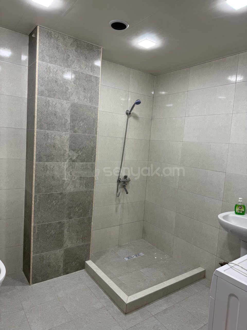 3 Սենյականոց Բնակարան Նորակառույցում, 70քմ, 3/5 հարկ, Կապիտալ Վերանորոգված, Կահավորված