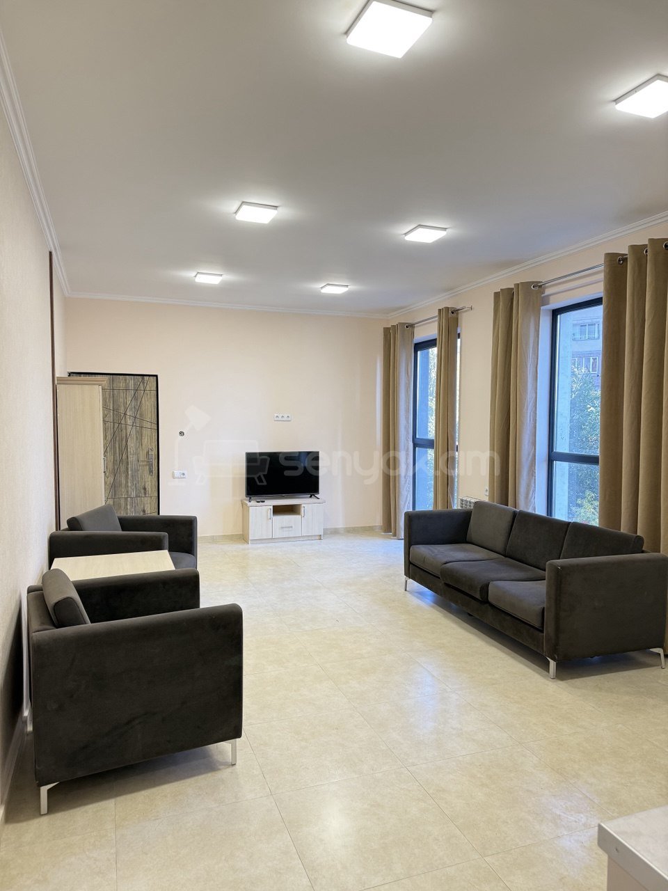 3 Սենյականոց Բնակարան Նորակառույցում, 70քմ, 3/5 հարկ, Կապիտալ Վերանորոգված, Կահավորված