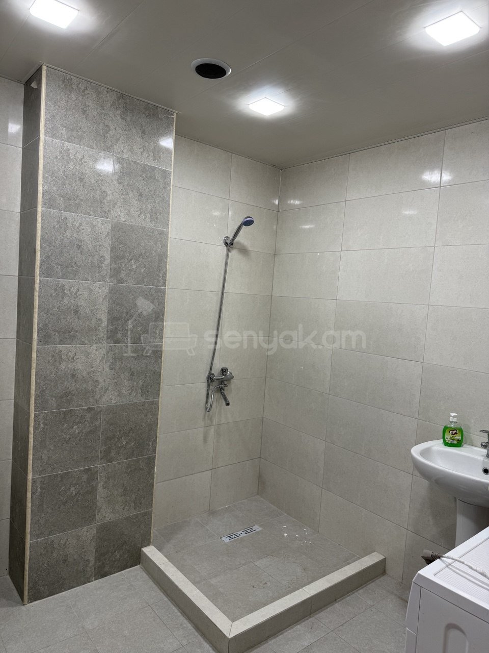 3 Սենյականոց Բնակարան Նորակառույցում, 70քմ, 3/5 հարկ, Կապիտալ Վերանորոգված, Կահավորված