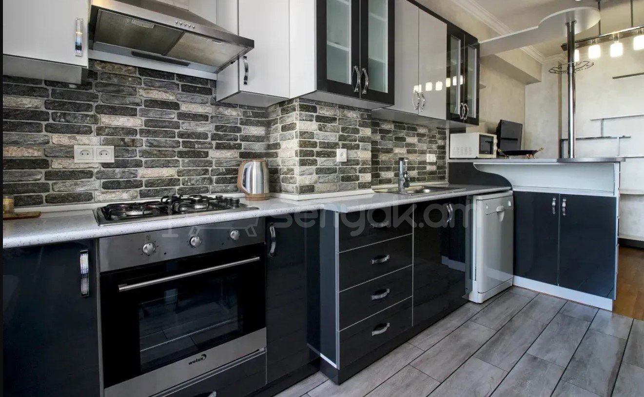 3 Սենյականոց Բնակարան, 70քմ, 9/10 հարկ, Կապիտալ Վերանորոգված, Կահավորված