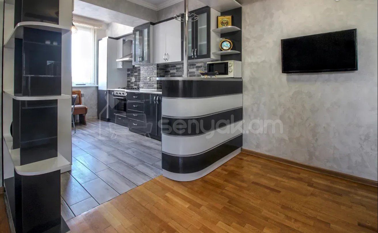 3 Սենյականոց Բնակարան, 70քմ, 9/10 հարկ, Կապիտալ Վերանորոգված, Կահավորված