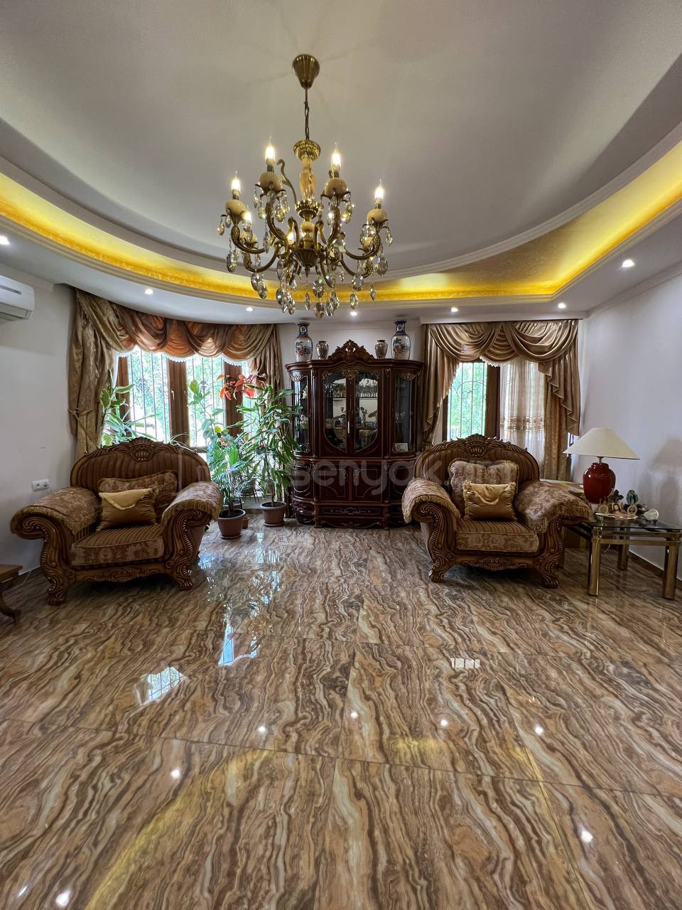 7 Սենյականոց Շքեղ Առանձնատուն, 500քմ, Կահավորված, Ավտոտնակով