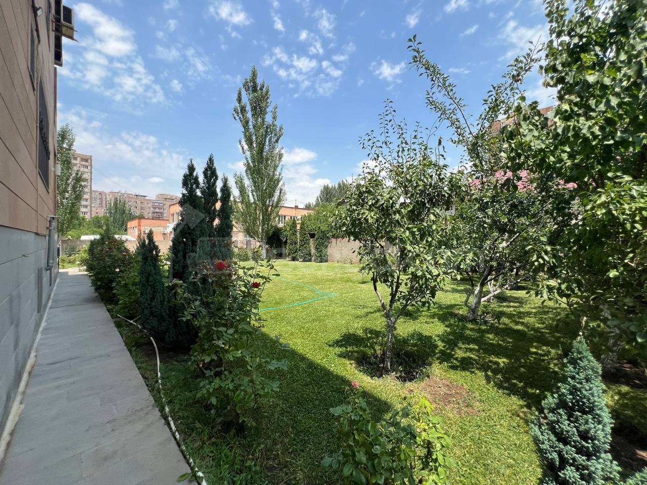 7 Սենյականոց Շքեղ Առանձնատուն, 500քմ, Կահավորված, Ավտոտնակով