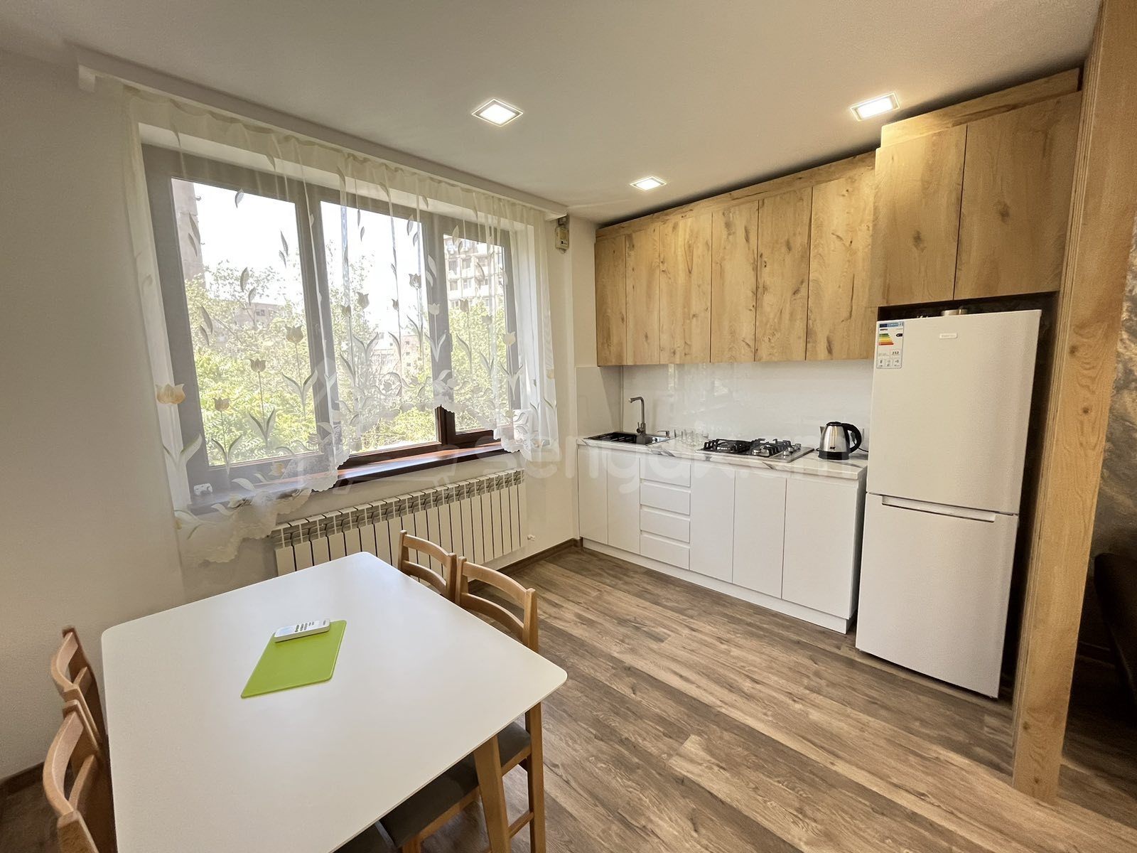 3 Սենյականոց Բնակարան, 70քմ, 4/9 հարկ, Կապիտալ Վերանորոգված, Կահավորված