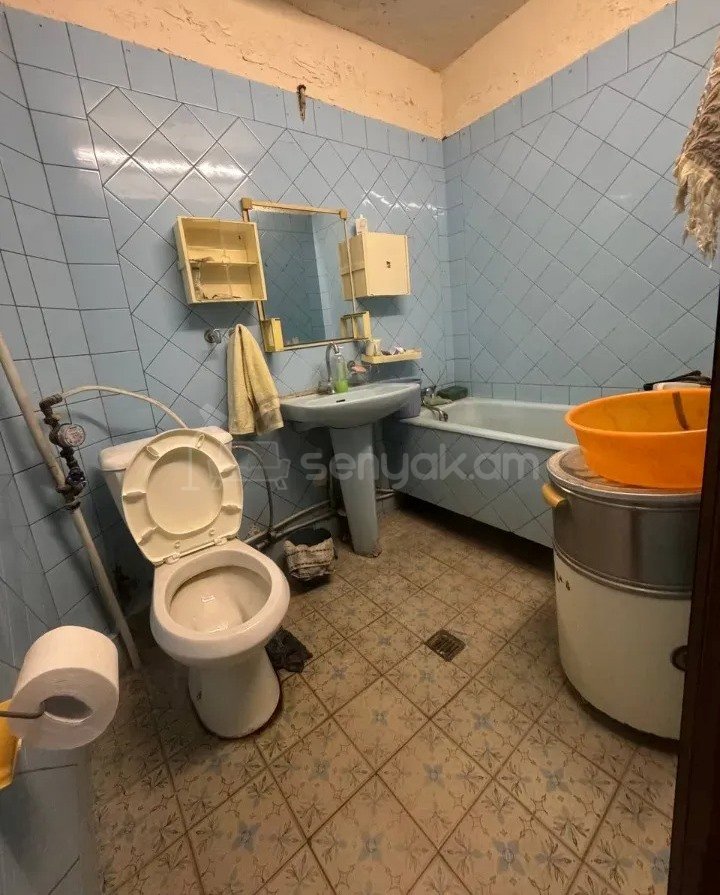 2 Սենյականոց Բնակարան Քարե Շենքում, 54քմ, 4/5 հարկ, Պետական Վիճակում