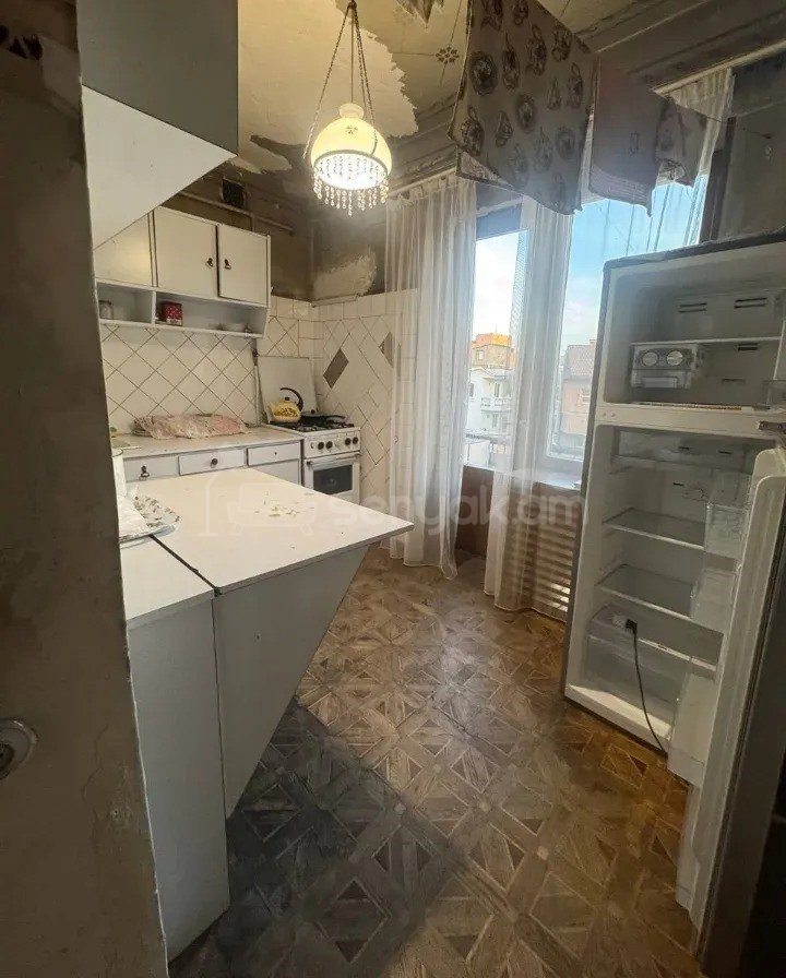 2 Սենյականոց Բնակարան Քարե Շենքում, 54քմ, 4/5 հարկ, Պետական Վիճակում