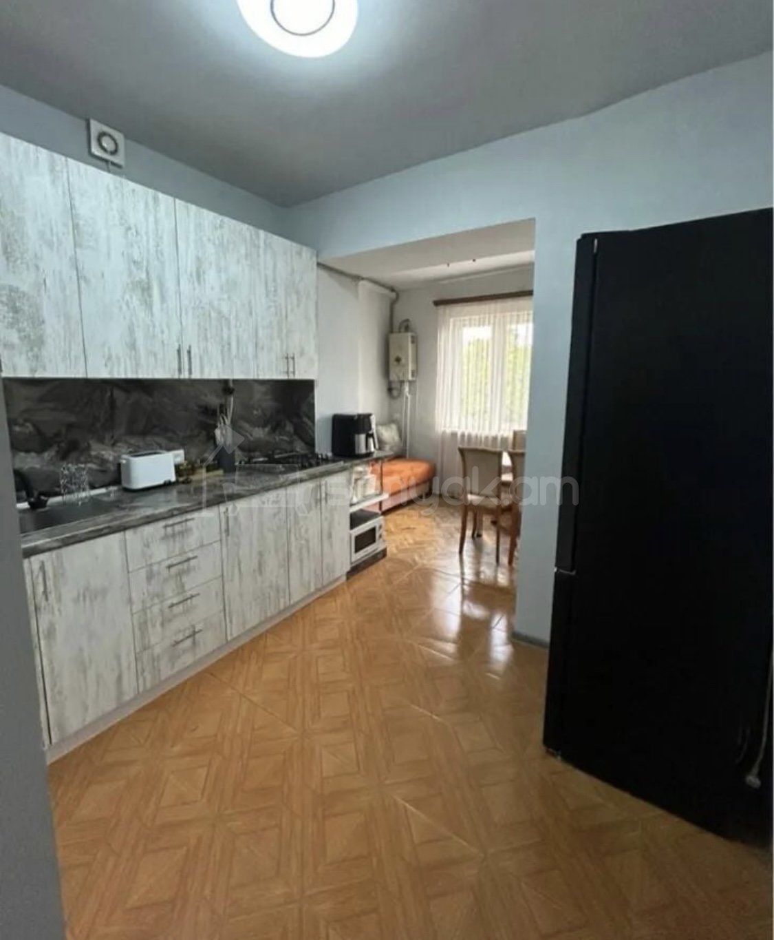 2 Սենյականոց Բնակարան Քարե Շենքում, 50քմ, 4/5 հարկ, Դիզայներական Վերանորոգված, Կահավորված