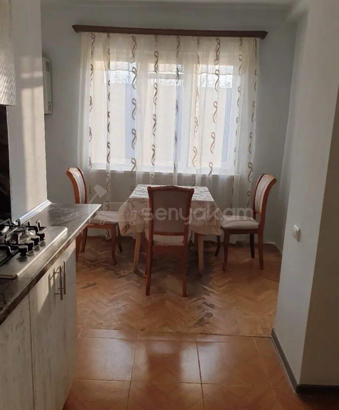 2 Սենյականոց Բնակարան Քարե Շենքում, 50քմ, 4/5 հարկ, Դիզայներական Վերանորոգված, Կահավորված