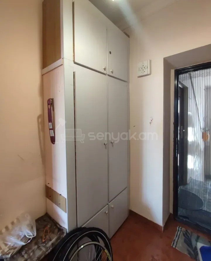 1 Սենյականոց Բնակարան Քարե Շենքում, 45քմ, 5/5 հարկ, Նորմալ Վիճակում