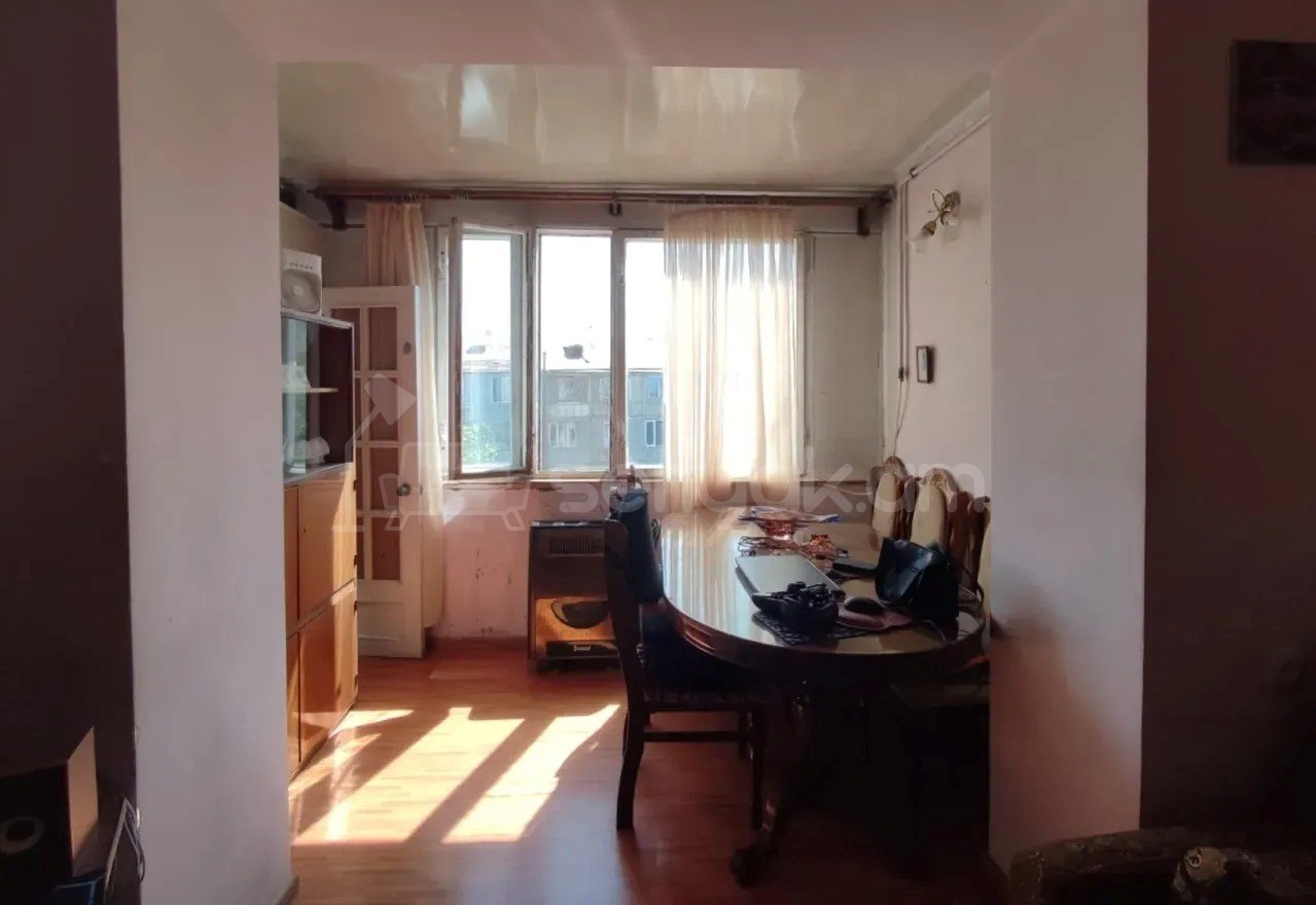 1 Սենյականոց Բնակարան Քարե Շենքում, 45քմ, 5/5 հարկ, Նորմալ Վիճակում