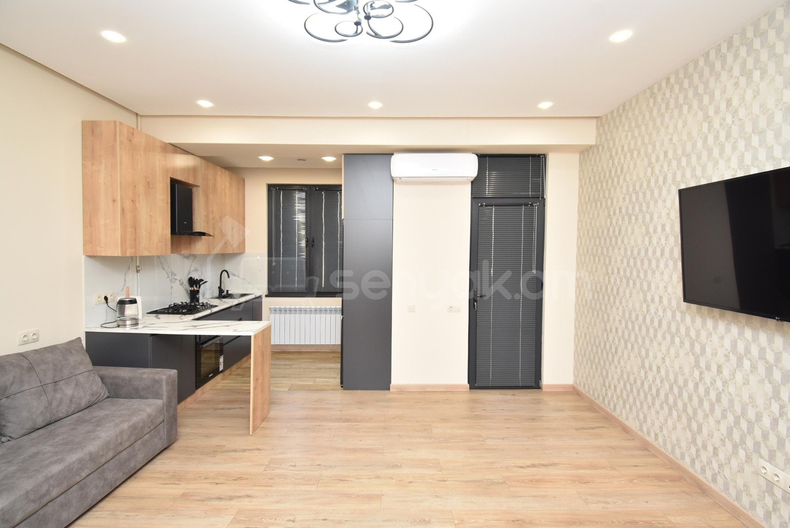 3 Սենյականոց Բնակարան, 56քմ, 5/14 հարկ, Կապիտալ Վերանորոգված, Կահավորված, Արևկող