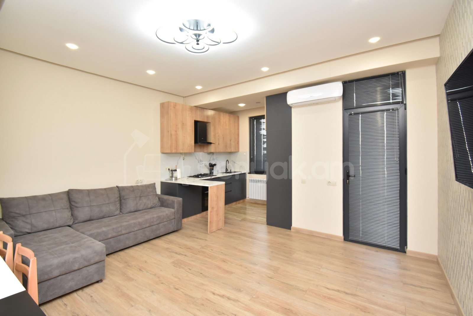 3 Սենյականոց Բնակարան, 56քմ, 5/14 հարկ, Կապիտալ Վերանորոգված, Կահավորված, Արևկող