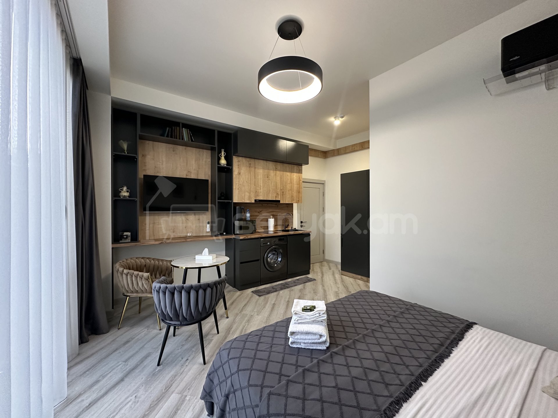 1 Սենյականոց Բնակարան Նորակառույցում, 30քմ, 2/3 հարկ, Դիզայներական Վերանորոգված, Կահավորված