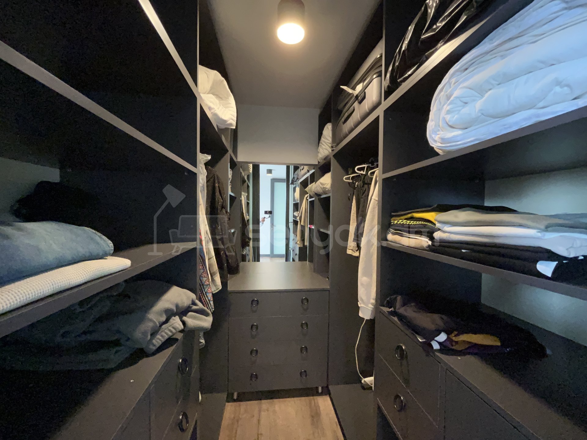 2 Սենյականոց Բնակարան Քարե Շենքում, 53քմ, 4/4 հարկ, Դիզայներական Վերանորոգված