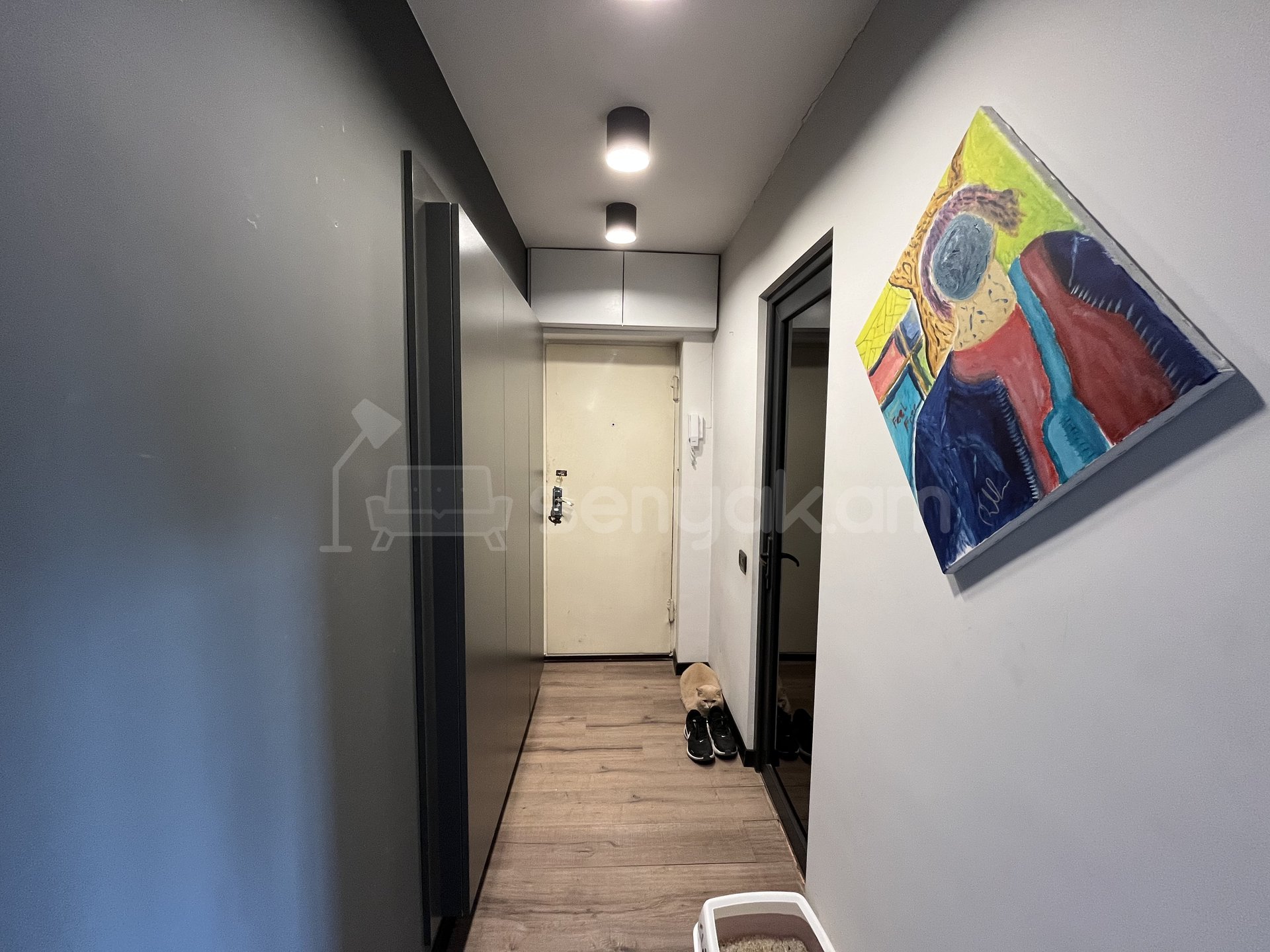 2 Սենյականոց Բնակարան Քարե Շենքում, 53քմ, 4/4 հարկ, Դիզայներական Վերանորոգված