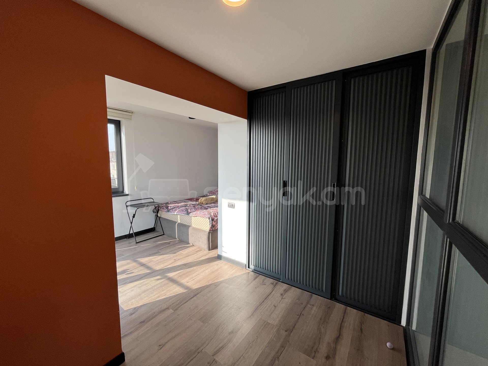 2 Սենյականոց Բնակարան Քարե Շենքում, 53քմ, 4/4 հարկ, Դիզայներական Վերանորոգված